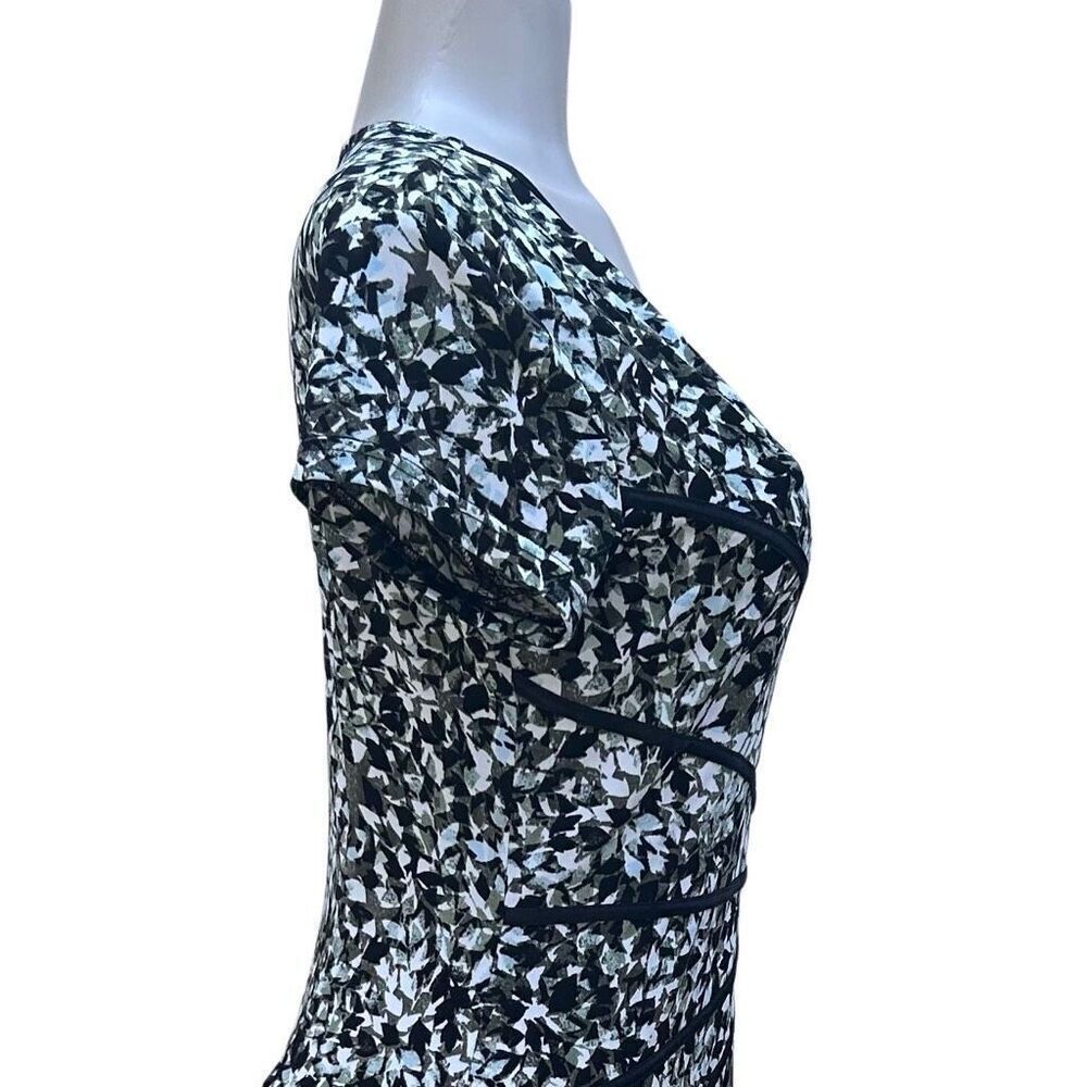 Connected Faux Wrap Dress Women's 10P Short Sleeve Abstract V-Neck Knee Length - Picture 5 of 16